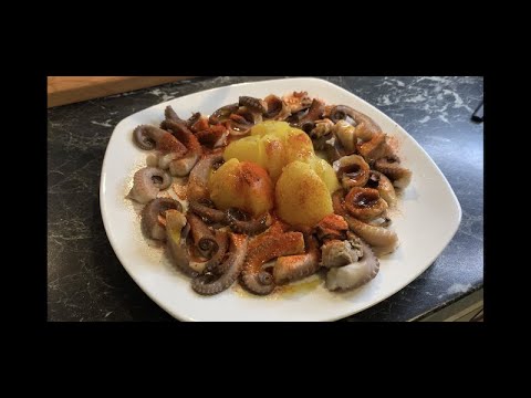 How to cook Octopus Spanish way | Pulpo a la Gallega recipe - easy cooking