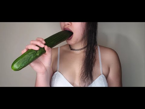 BIG Cucumber 🥒 ASMR