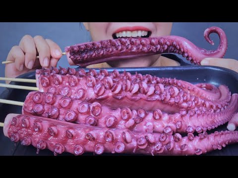 ASMR GRILLED GIANT SQUID TENTACLES WITH CHILI SAUCE , EATING SOUNDS |  LINH-ASMR