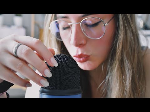ASMR Mic Scratching and Mouth sounds (no talking)