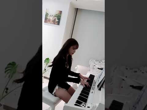 赵世熙Angela小象 20191006 Angela playing the piano