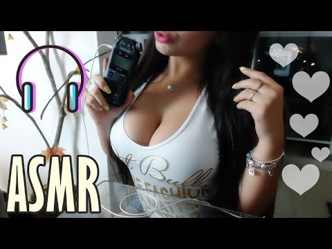 ASMR Mouth Sounds and Tapping 💋🎤🎧