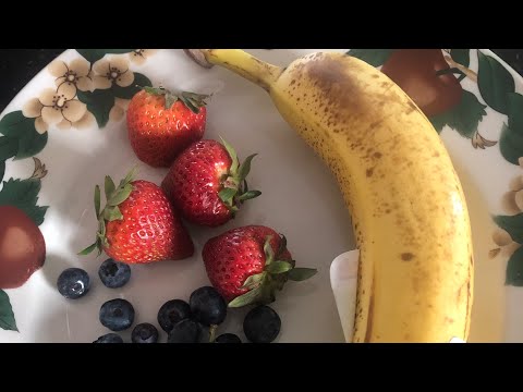 ASMR 🍌🍓 🔪 smoothie making - slicing and peeling fruit, ice sounds