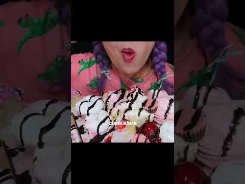 🍫 Drizzled Cake, donuts, Kitkat #shorts #asmr 초코 뿌린 케익, 도넛