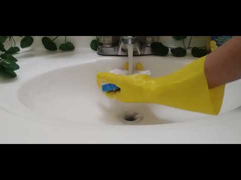 ASMR Cleaning Bathroom Sink!#asmr #soothing#watersounds #what's2klean