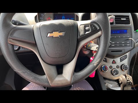 ASMR | in my car pt 2 🚗 *revving, tapping, & scratching*
