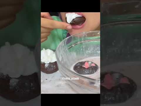 Hostess Limited Edition Strawberry Donettes 🍓 🍩 w/Whipped Cream #shorts #asmr 도너츠먹방