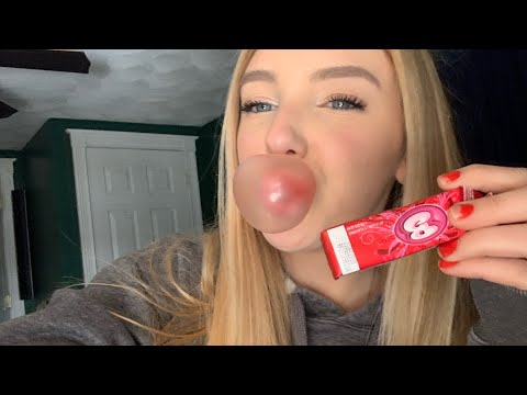 ASMR GUM CHEWING AND BUBBLE BLOWING 👄😊