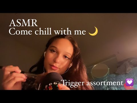 ASMR chill with me while I give you tingles 🌙 ( inaudible whispering, mic triggers, Q&A)