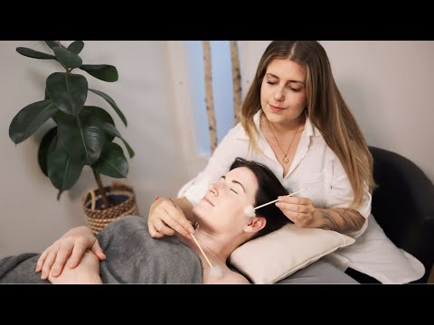ASMR Treatment [Real Person] Tingly Massage, Hair Play & Skin Tracing (deutsch/german)
