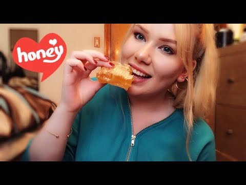 EATING RAW HONEYCOMB ASMR |Sticky and Chewy Sounds| (SATISFYING)