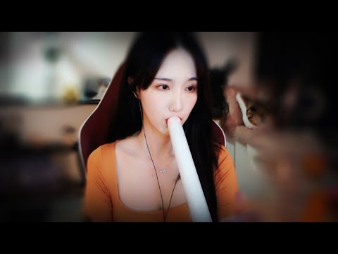 ASMR Tapping & Ear Eating