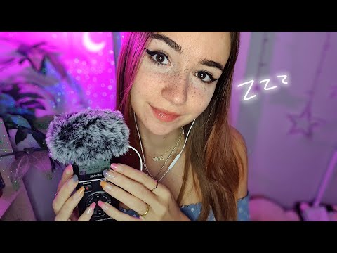 ASMR Mouth sounds & Hand Movement