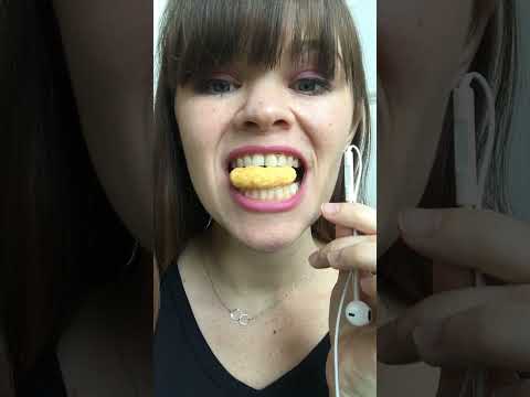 ASMR cRuNcHy (vegan) CHEETO crunch that chickpea based snack #shorts