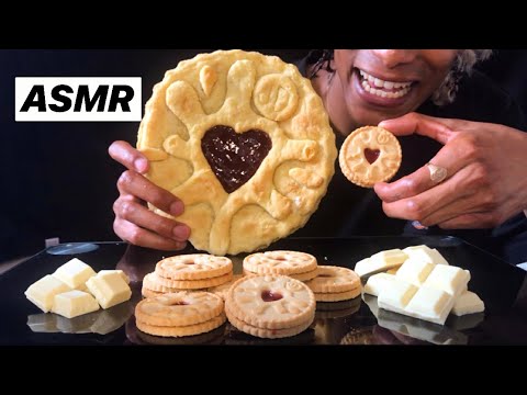 GIGANTIC JAMMIE DODGER BISCUIT MUKBANG !!!!!  (sticky, gooey and chewy sounds)