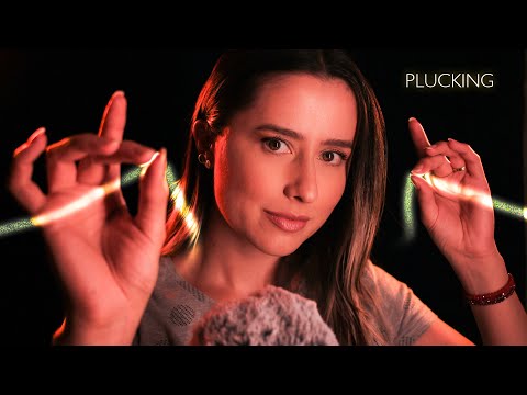 Hand movements to remove negative energies ✨ and mouth sounds to relax [ASMR Plucking]
