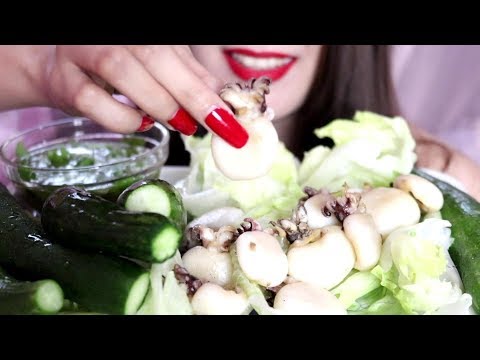 ASMR Baby Octopus and Cucumbers Eating Sounds 목방 아기 문어