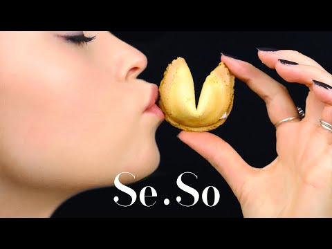 ASMR | Crunchy crunchiness (SeSo: crinkling, mouth sounds, satisfying)