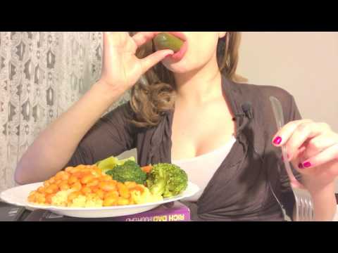 Fasolia & Cous Cous + 'Modern Romance VS. Old Romance' Chat (ASMR Eating Sounds)