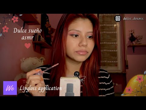 ASMR Español - lipgloss application/aplicando lipgloss (mouth sounds,tapping,lip smacking) WEMAKE-UP