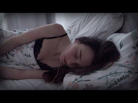 ASMR Girlfriend wakes up next to you! (kisses, I love you, soft whispers, personal attention)