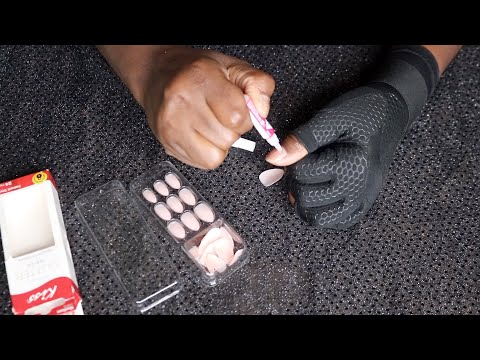 Neutral Press On Kiss Nails ASMR Chewing Gum