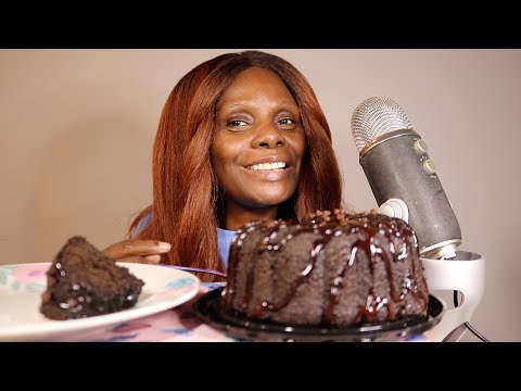 🤤 TRIPLE CHOCOLATE CREME CAKE ASMR EATING SOUNDS