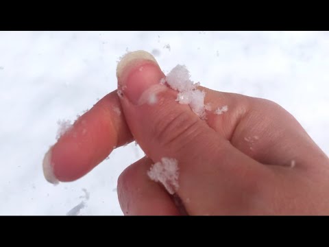 ASMR IN THE SNOW🌨 | tapping on ice, crunchy footsteps & more | no talking