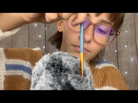 ASMR// Mic brushing with different objects// close whispering+ mic brushing