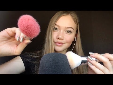 ASMR LIA FACE AND MIC BRUSHING + TONGUE FLUTTERS
