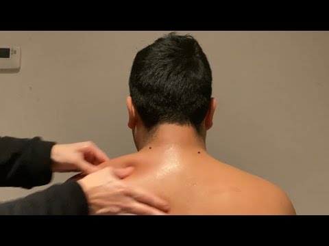 ASMR⚡️A simple but satisfying shoulder and neck massage! (Real person)