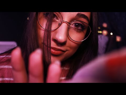ASMR Português | Irmã mais velha toma conta de ti ~ Close-Up Camera Touching ~ Sussurros 💖