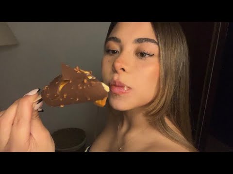 [ASMR] probando dulces españoles - 20 cosas sobre mi