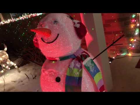 ASMR~Snow crunching with my boots!! 🥾 ❄️ ⛄️~my Christmas lights!