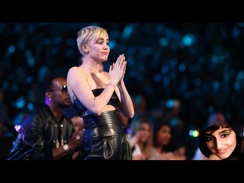 Miley Cyrus Cries as Homeless Youth Accepts Her Video of the Year Award - VMAs 2014 awards  - Review
