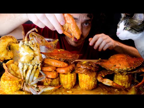 CHEESY SEAFOOD BOIL MUKBANG FEAST ! CRAB LOBSTER SHRIMP SPICY CHEESE !