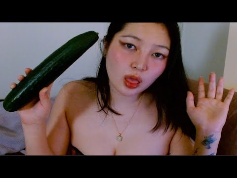 🥒 Big Cucumber eating ASMR