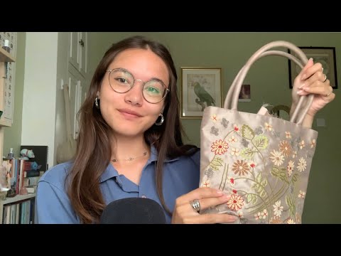 ASMR// What’s in my bag 👜🧸