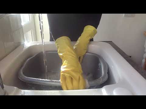 ASMR Mummy Cleans the Sink In Yellow Rubber Gloves